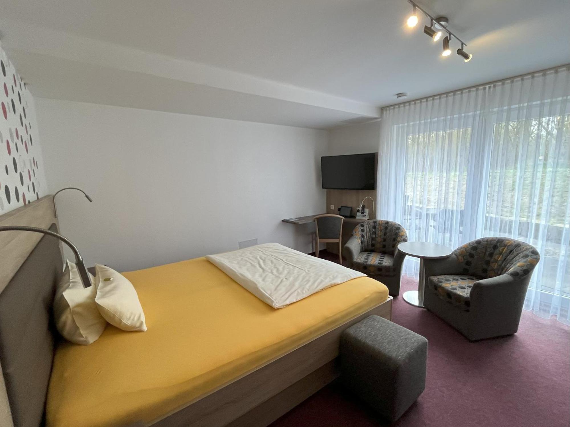 Hotel Am Steinertsee Kaufungen Εξωτερικό φωτογραφία