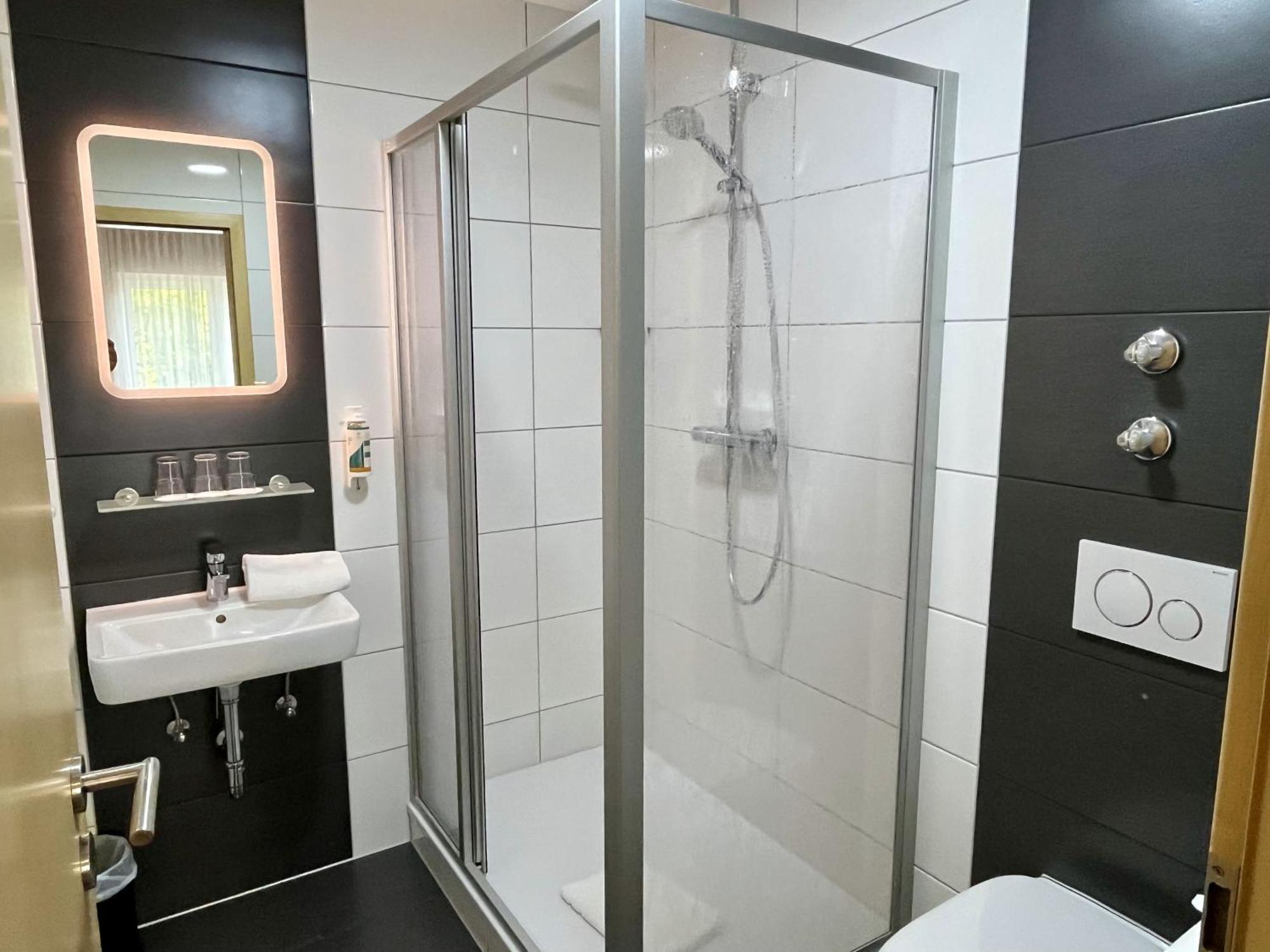 Hotel Am Steinertsee Kaufungen Εξωτερικό φωτογραφία