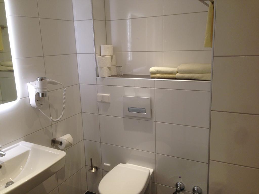Hotel Am Steinertsee Kaufungen Εξωτερικό φωτογραφία